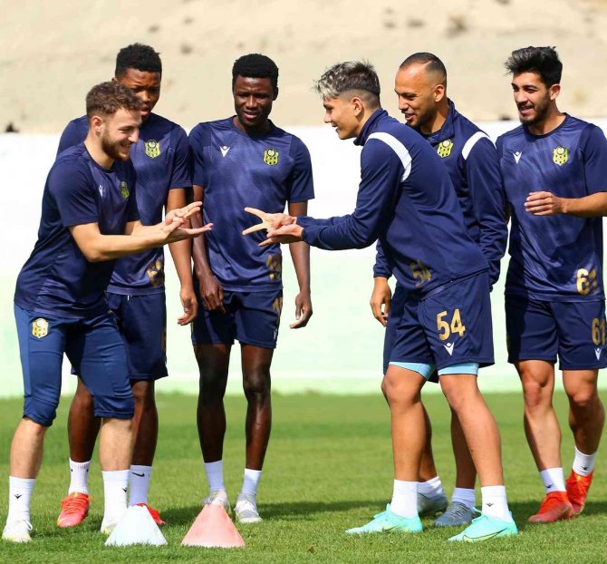 Yeni Malatyaspor, Adana Demirspor’a Konuk Oluyor