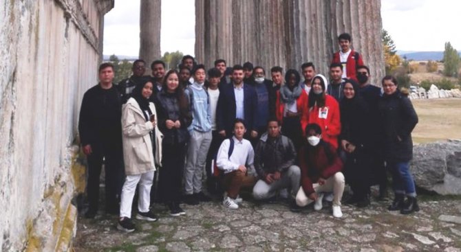 43 Ülkeden 43 Öğrenci Kütahya’yı Geziyor