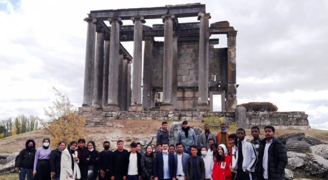 43 Ülkeden 43 Öğrenci Kütahya’yı Geziyor
