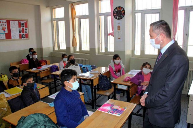 Ağrı Milli Eğitim Müdürü Kökrek’in İlçe Ziyaretleri