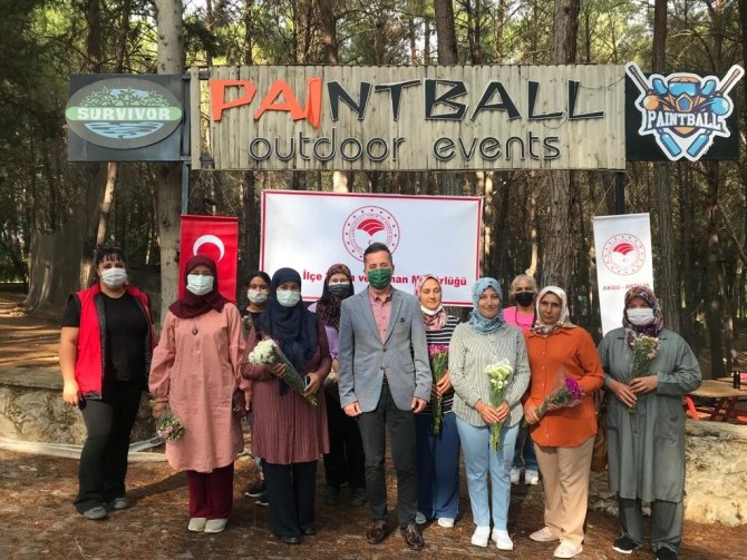 Dünya Kadın Çiftçiler Gününü Paintboll Oynayarak Kutladılar