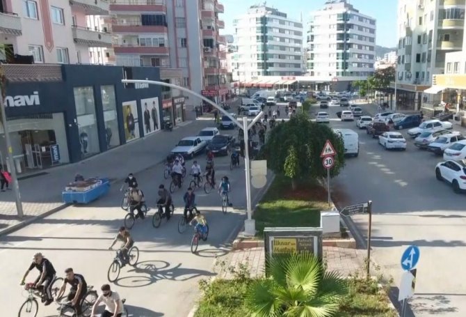 Adana’da Pedallar Sağlıklı Yaşam İçin Çevrildi