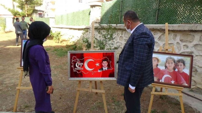 Batman’da İ̇stiklal Marşının 100. Yıl Sergisinde 100 Farklı Eser Sergilendi