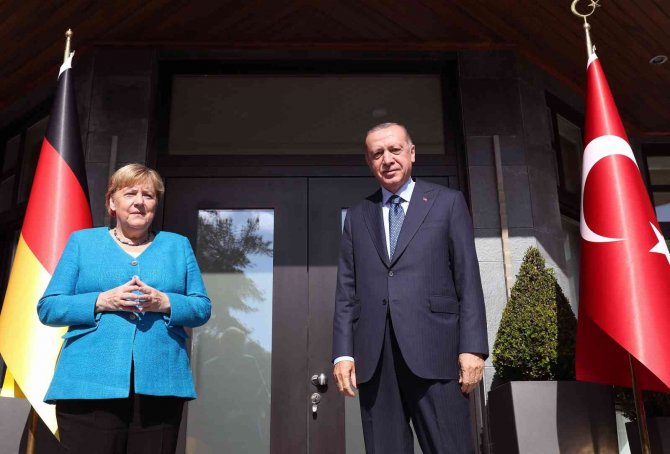 Erdoğan Ve Merkel, Huber Köşkü Balkonundan Boğazı İzledi