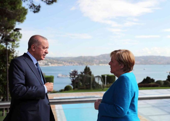 Erdoğan Ve Merkel, Huber Köşkü Balkonundan Boğazı İzledi