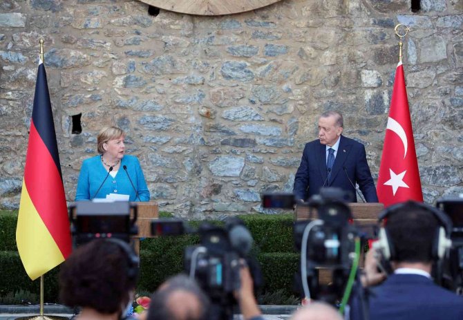 Cumhurbaşkanı Erdoğan İle Angela Merkel Arasında Güldüren "Koalisyon" Diyaloğu