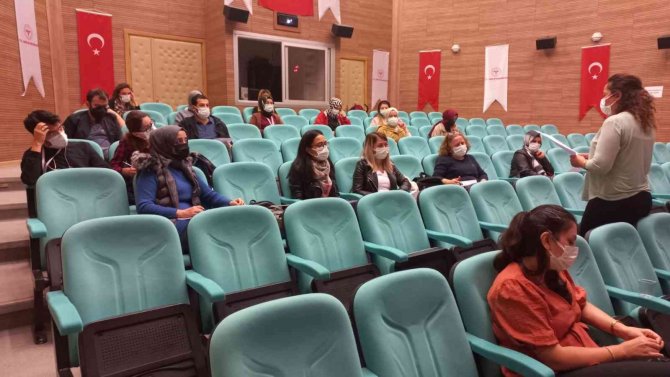Sağlık Personellerine Eğitim Verildi