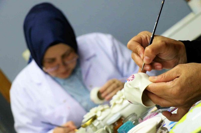 İ̇ki Ev Hanımı, Köy Evini Atölyeye Çevirdi, Dünyaya Bu Ürünleri Pazarlıyor