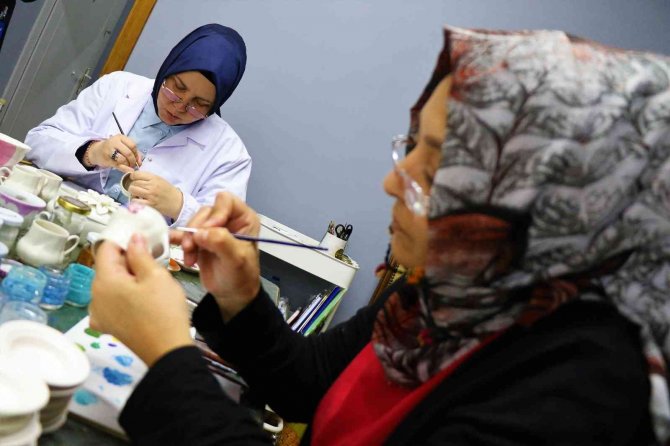 İ̇ki Ev Hanımı, Köy Evini Atölyeye Çevirdi, Dünyaya Bu Ürünleri Pazarlıyor