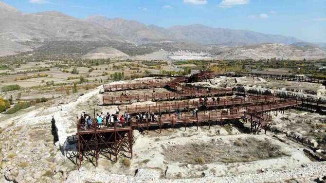 Altıntepe Kalesi Turizme Açılmak İçin Gün Sayıyor