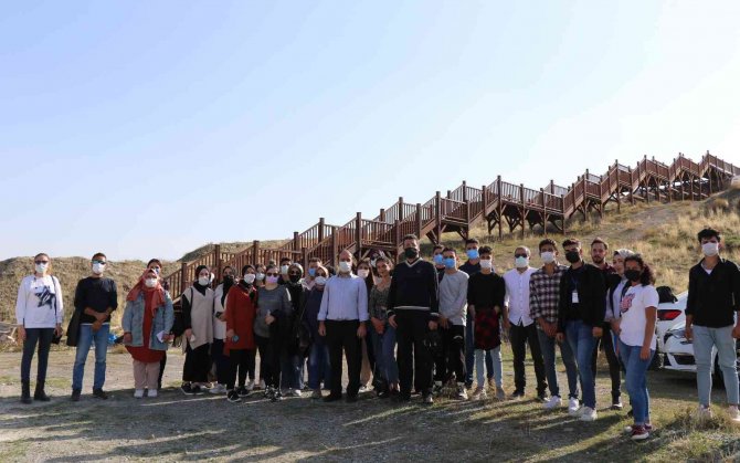 Altıntepe Kalesi Turizme Açılmak İçin Gün Sayıyor