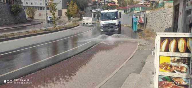 Belediye Ekiplerinden Dezenfekte Çalışması