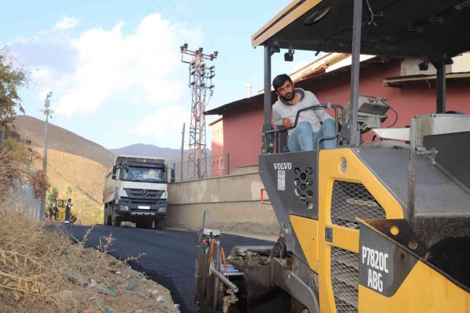 Hakkari’de Asfalt Çalışması