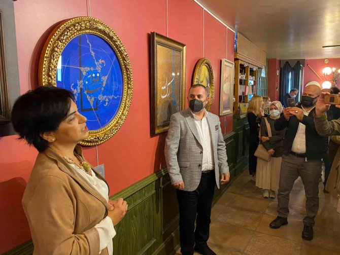 Kahvesanat Sergi Salonu Berceste Eserleri Üsküdar’da Sanat Severlerle Buluşturdu