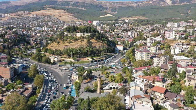 Kahramanmaraş’ta Dernek Açılışına 300 Araçlık Konvoy
