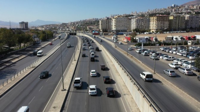 Kahramanmaraş’ta Dernek Açılışına 300 Araçlık Konvoy