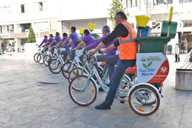 Altınordu’da ‘Bisikletli Temizlik Timi’ Görev Başında