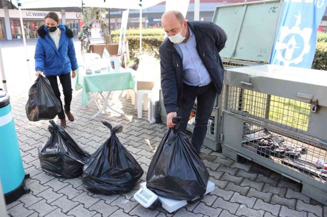 En Çok Elektronik Atığı Getirenlere Akıllı Saat Verildi
