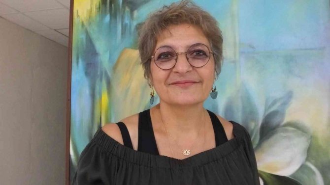 Balıkesir’de Kadın Ressam Çiftçi Eğitim Merkezinde Sergi Açtı
