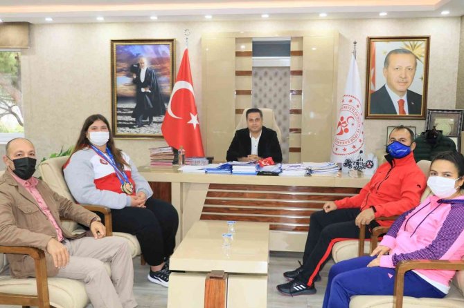 Dünya 3’üncüsü Olan Öztürk Ödüllendirildi