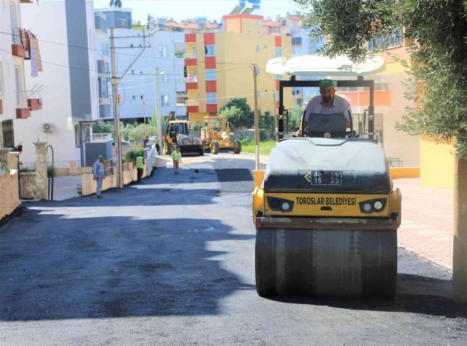 Toroslar’da Asfalt Çalışması Sürüyor