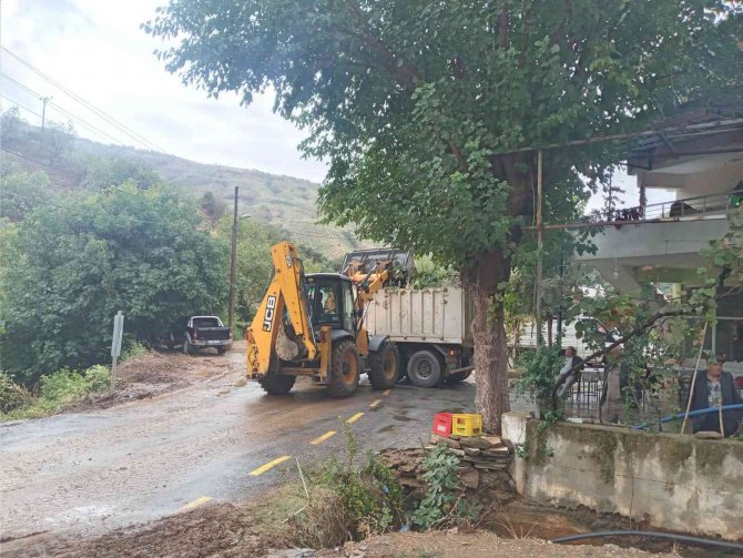 Nazilli’de Yağıştan Etkilenen Bölgelerde Çalışma Başlatıldı