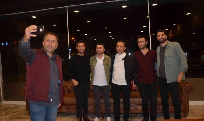 Tayini Çıkan Ve Emekli Olan Polislere Veda Yemeği