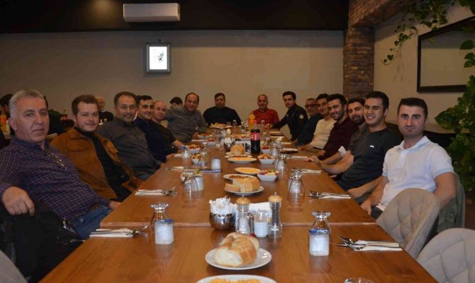 Tayini Çıkan Ve Emekli Olan Polislere Veda Yemeği