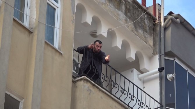 Kedisinin Ölümünden Veterineri Sorumlu Tuttu, Klinik Çalışanını Darp Etti