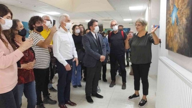 Balıkesir’de Kadın Ressam Çiftçi Eğitim Merkezinde Sergi Açtı
