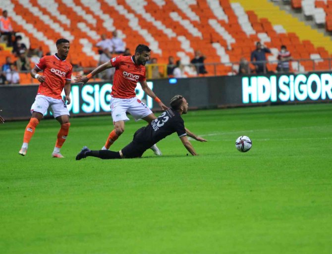 Süper Lig: Adana Demirspor: 0 - Yeni Malatyaspor: 1 (İ̇lk Yarı Sonucu)