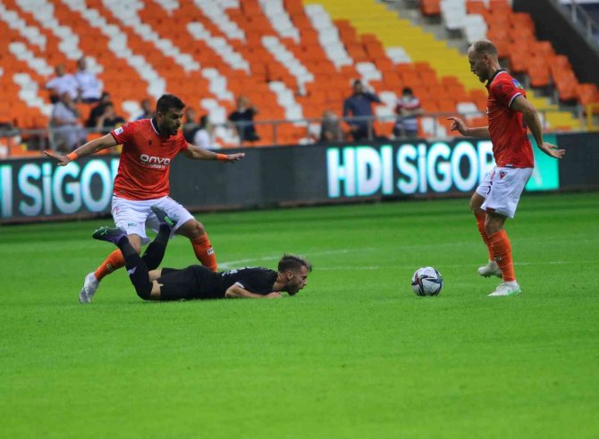 Süper Lig: Adana Demirspor: 0 - Yeni Malatyaspor: 1 (İ̇lk Yarı Sonucu)