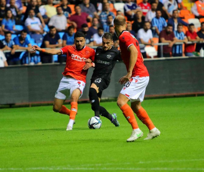 Süper Lig: Adana Demirspor: 0 - Yeni Malatyaspor: 1 (İ̇lk Yarı)