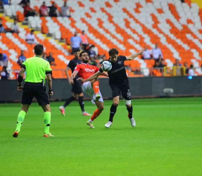 Süper Lig: Adana Demirspor: 0 - Yeni Malatyaspor: 0 (Maç Devam Ediyor)