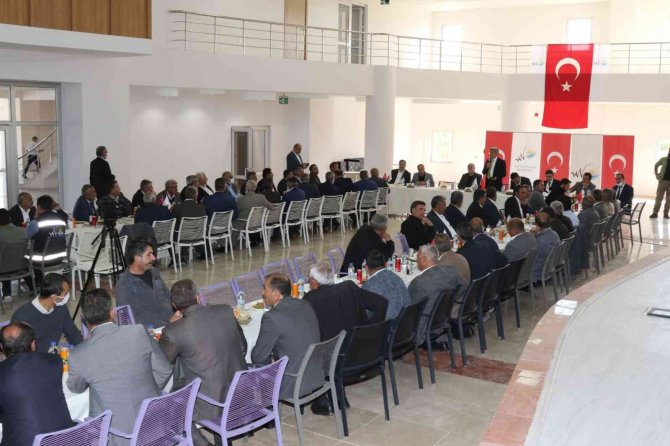 Van Büyükşehir Belediyesinin Muhtarlarla Buluşma Toplantıları Sona Erdi
