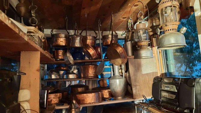 Gazi Babası Eskileri Yaşatmak İstiyor