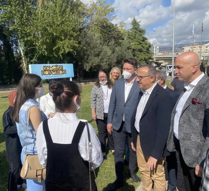 Başkan Sürekli’den Gençlerle Türkülü Sohbet