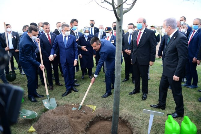 Kktc Parkı Ve Kıbrıs Şehitleri Hatıra Ormanı Açıldı