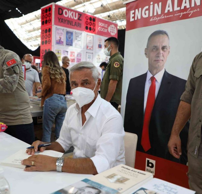 En Çok Ziyaretçi Ve Yazarın Buluştuğu Fuar