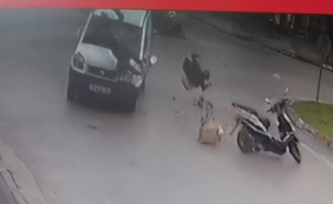 Kaza Yapan Motosikletteki Güvercinler Böyle Havalandı