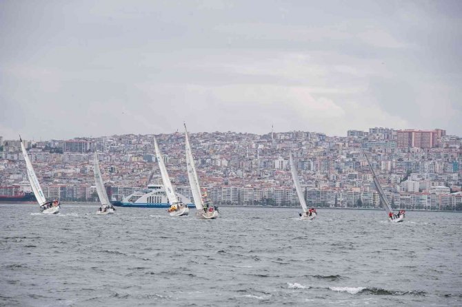 İ̇zmir Körfezi’nde Festival Havası