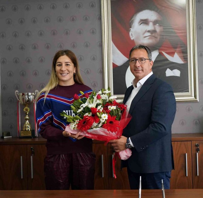 Yasemin Adar: "Şimdiki Hedefim 2024 Paris Olimpiyatları’nda Altın Madalya Almak"