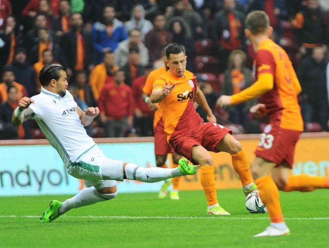 Süper Lig: Galatasaray: 1 - İ̇h Konyaspor: 0 (İ̇lk Yarı)