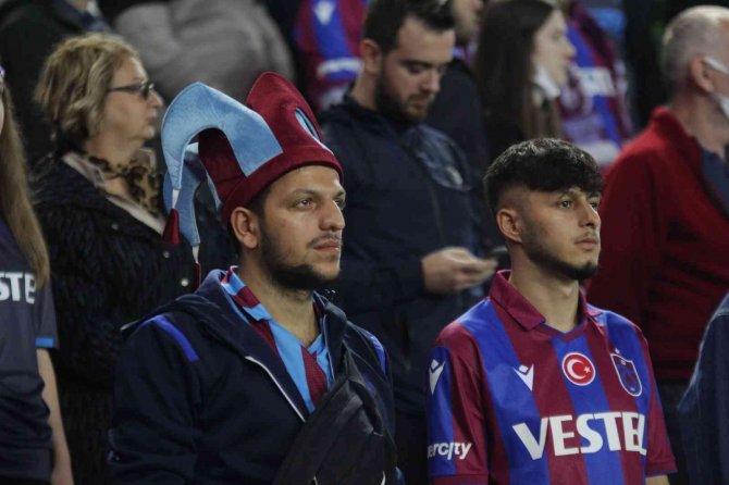 Süper Lig: Trabzonspor: 1 - Fenerbahçe: 1 (İ̇lk Yarı)