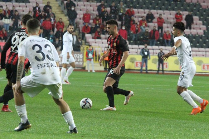 Tff 2. Lig: Eskişehirspor: 0 - Bucaspor 1928: 4