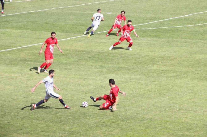 Tff 3. Lig: Karaman Belediyespor: 1 - Belediye Kütahyaspor: 2