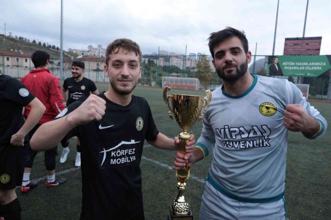 İ̇zmit Belediyesi Başkanlık Kupası’nda Şampiyon Bekirderespor