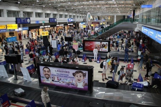 Antalya’ya 17 Günde 1 Milyon Turist Geldi
