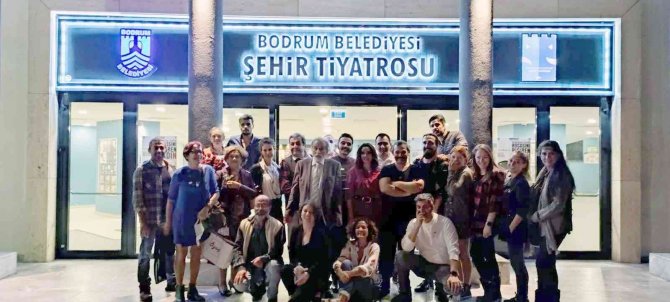 Bodrum Belediyesi Şehir Tiyatrosu Perdeyi Açtı