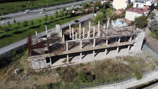 Çekmeköy’de 4 Yıl Önce Başlanan İtfaiye İstasyonu İnşaatı 2.5 Yıldır Yapılmıyor